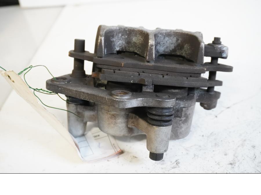 Höger sida på Bromsok från en Kawasaki VN 1500 Classic Tourer -2001 motorcykel.