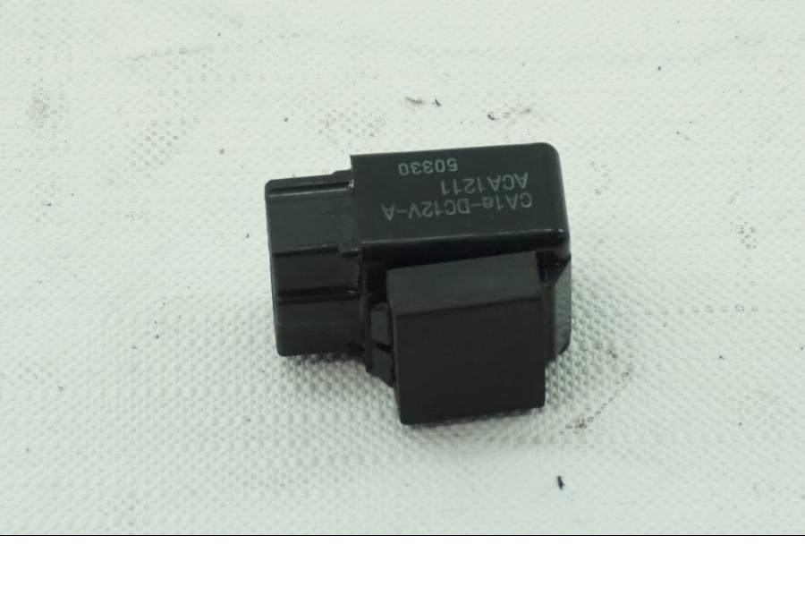 Framsidan på Relä från en KTM 950 SM -2006 motorcykel.