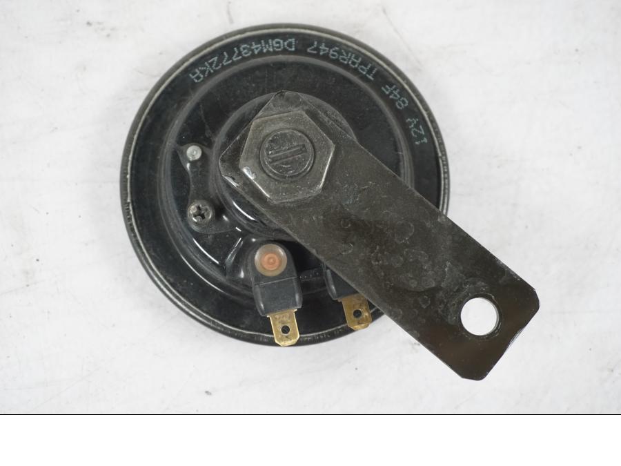 Baksidan på Signalhorn / Tuta från en Honda VT 600 C -1998 motorcykel.