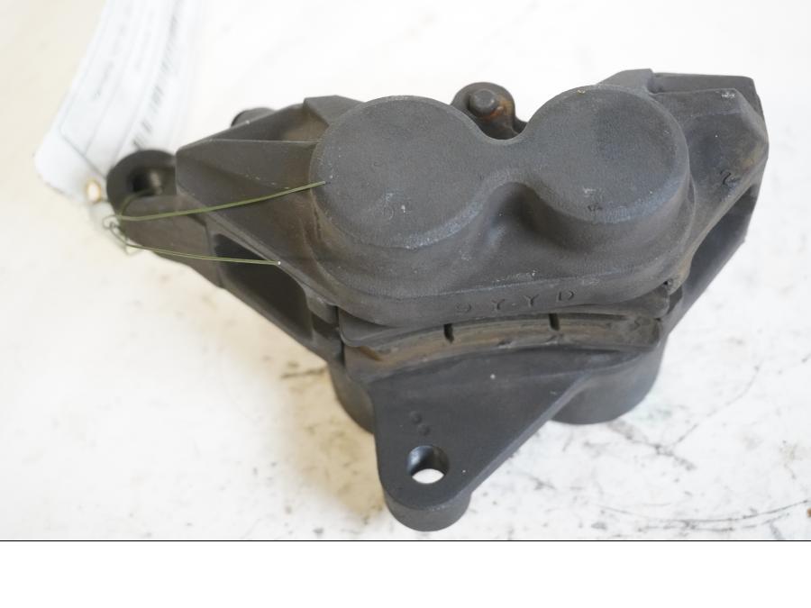 Höger sida på Bromsok från en Yamaha YZF R6 -2000 motorcykel.