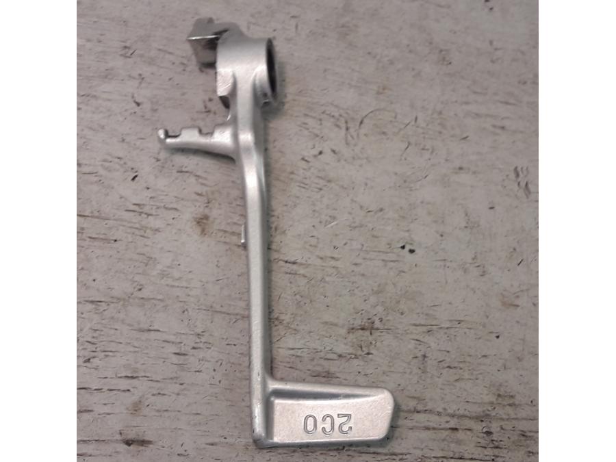 Höger sida på Bromspedal från en Yamaha YZF R6 -2006 motorcykel.