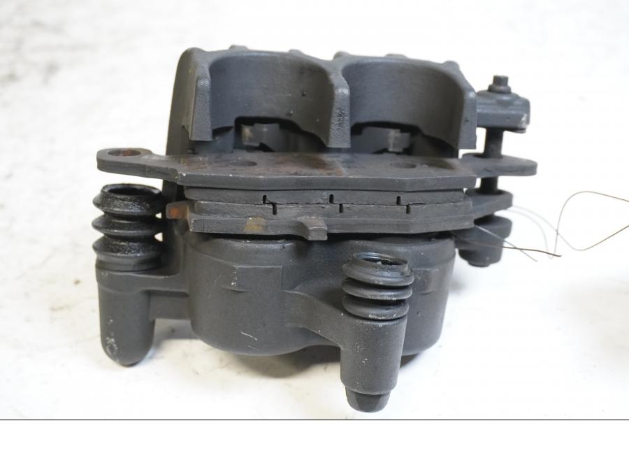 Höger sida på Bromsok från en Suzuki VZ 800 -2002 motorcykel.