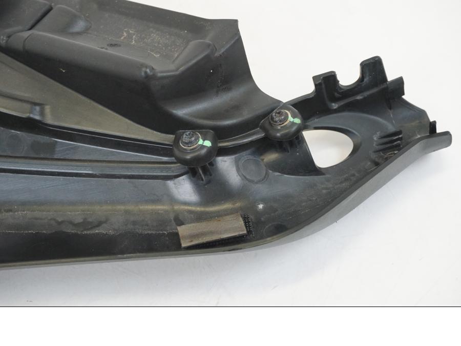 Extrabild6 på Sidopanel från en Ducati Streetfighter V4 -2020 motorcykel.