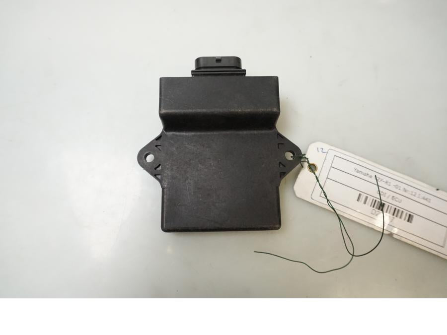 Baksidan på CDI / ECU från en Yamaha YZF 1000 R1 -2001 motorcykel.