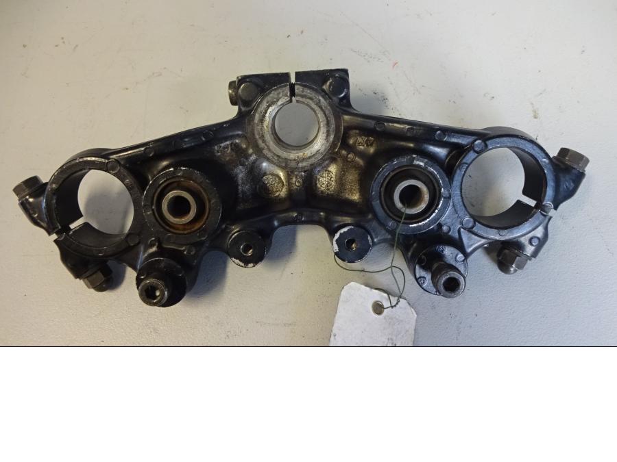 Vänster sida på Gaffelkrona från en Yamaha XV 750 -1983 motorcykel.