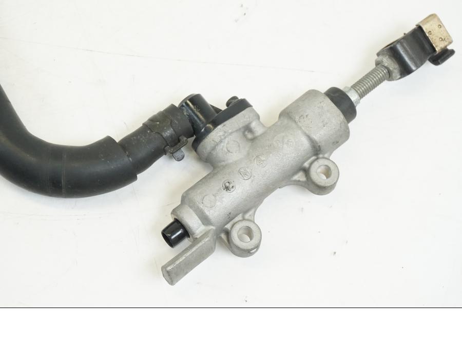 Extrabild1 på Bromshuvudcylinder från en Honda VFR 800 -2003 motorcykel.