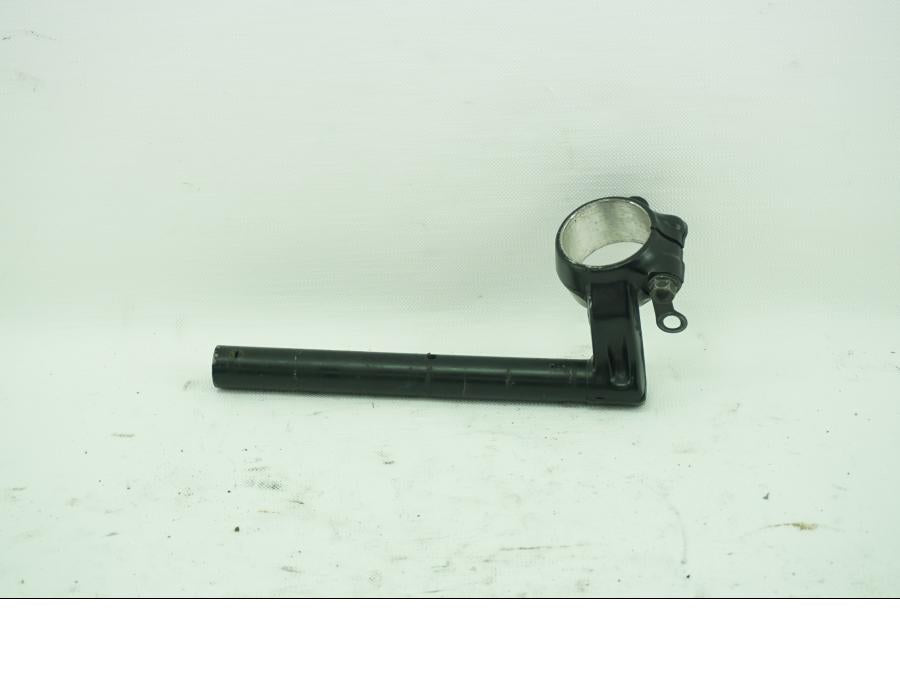 Baksidan på Styre från en Honda CBR 900 RR -1998 motorcykel.