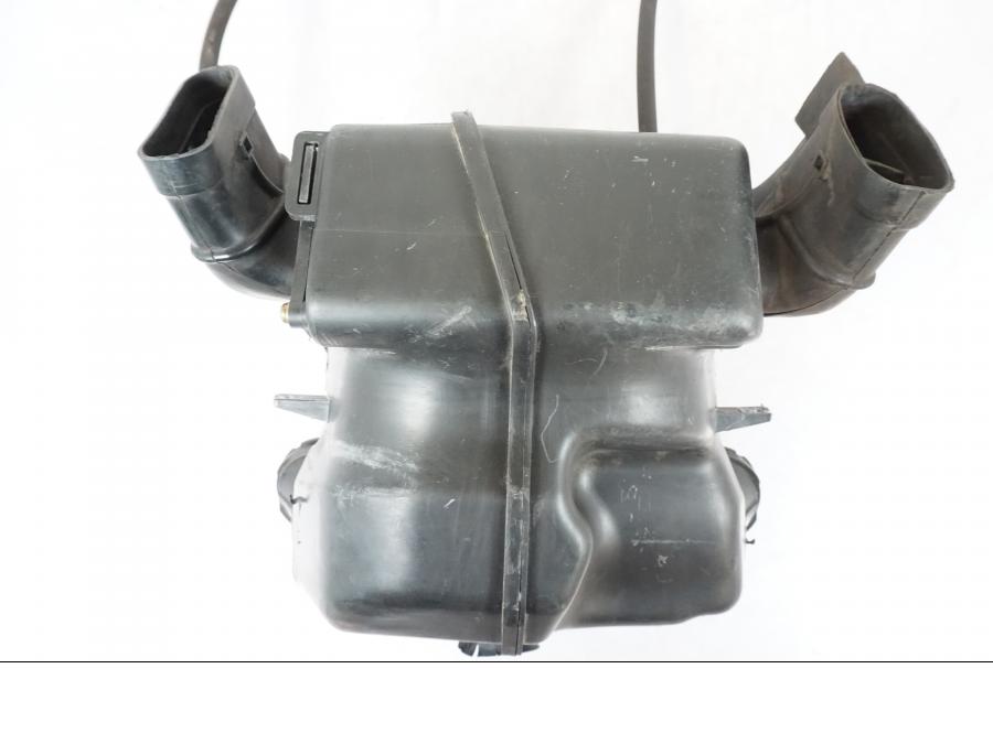 Extrabild4 på Luftburk från en Honda CBR 1000 F -1999 motorcykel.