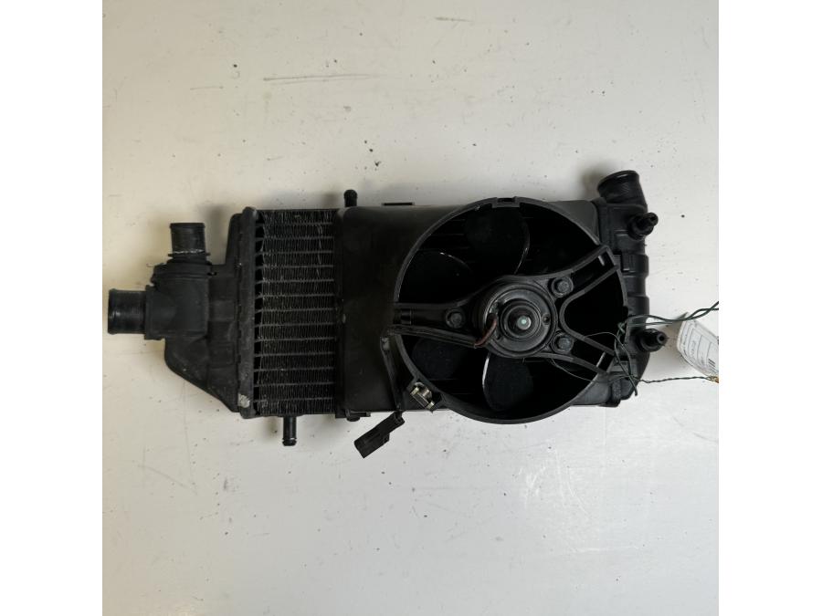 Baksidan på Vattenkyl från en BMW K 1200 LT -2004 motorcykel.