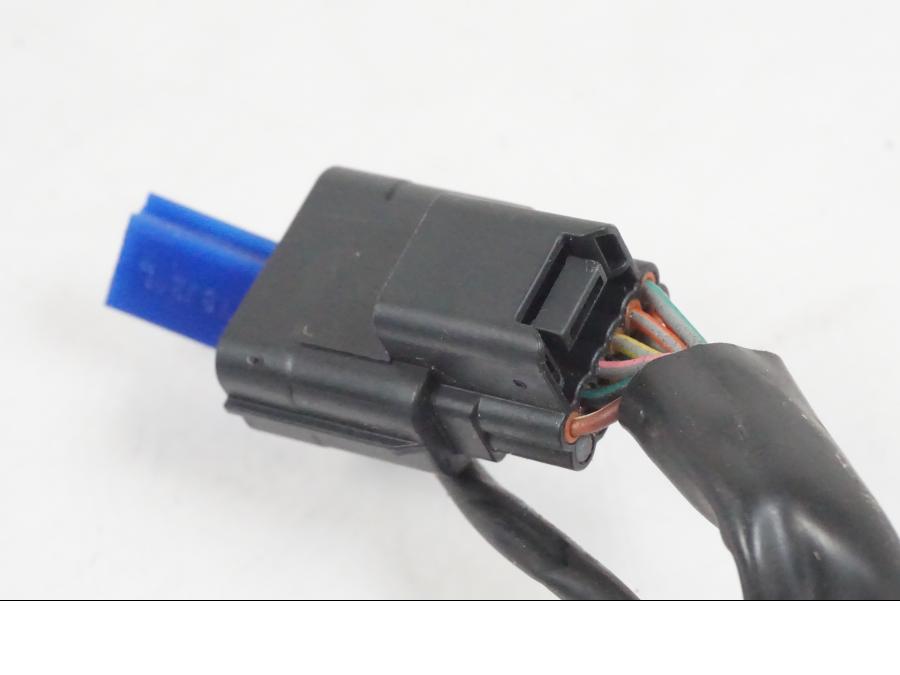 Extrabild2 på Styrelreglage från en KTM 390 Adventure -2021 motorcykel.