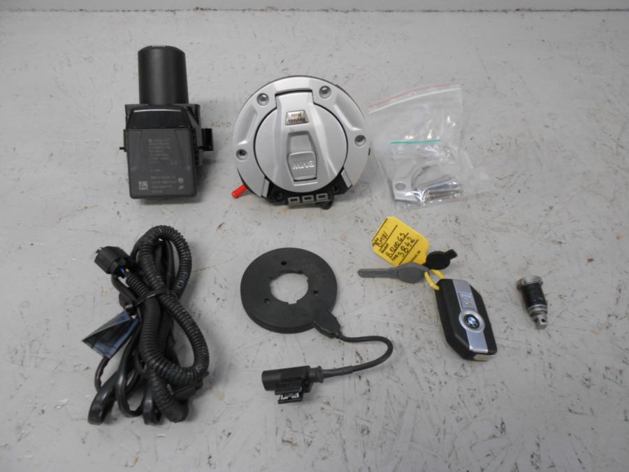 Framsidan på Låssats från en BMW R 1200 GSA -2018 motorcykel.