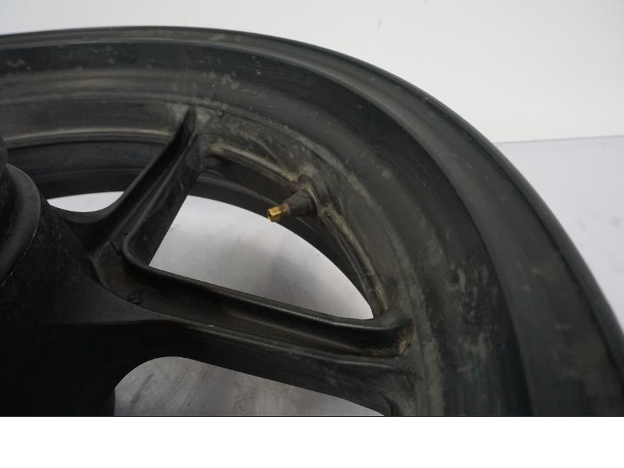 Extrabild2 på Fälg från en Kawasaki ER-6N -2008 motorcykel.