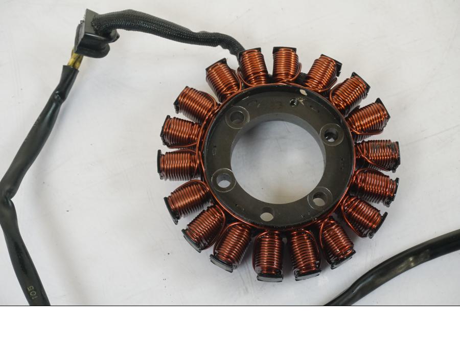 Extrabild4 på Generator från en KTM 1290 Super Duke R -2018 motorcykel.