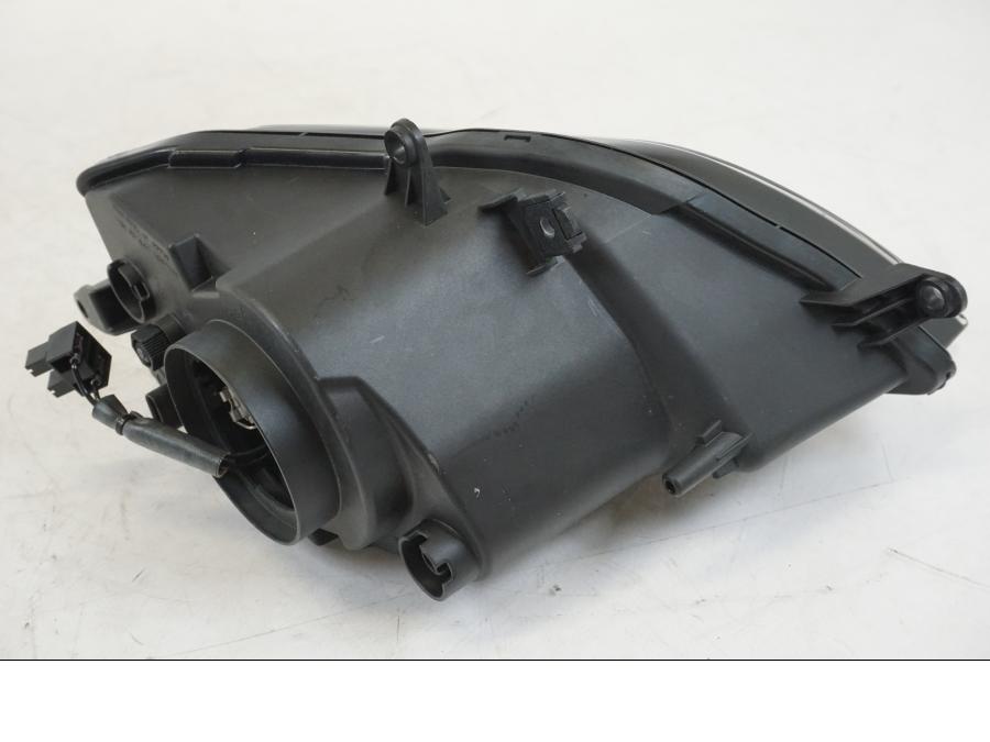 Extrabild6 på Strålkastare från en BMW S 1000 XR -2014 motorcykel.