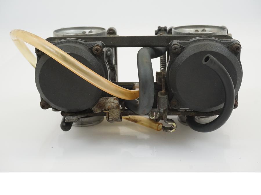 Extrabild2 på Förgasare från en Kawasaki GPZ 500 S -1982 motorcykel.