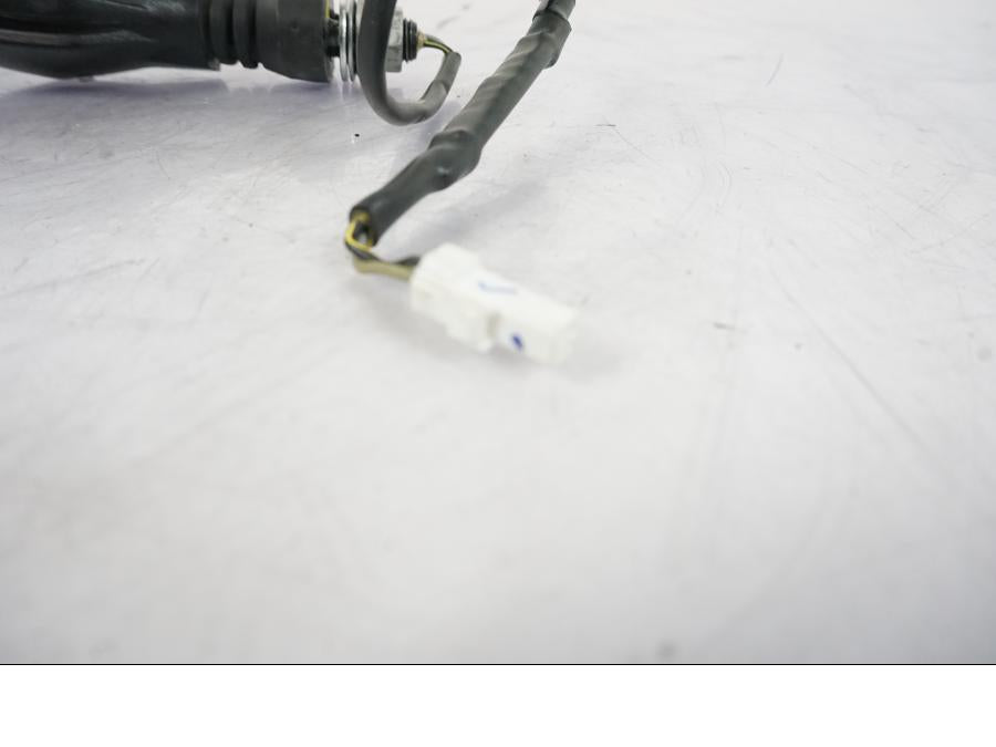 Snett nerifrån på Blinkers LED från en KTM 790 Duke -2019 motorcykel.