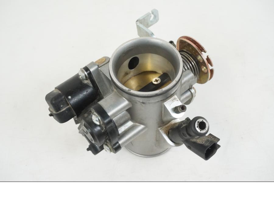 Extrabild2 på Spjällhus från en AJP PR7 -2021 motorcykel.