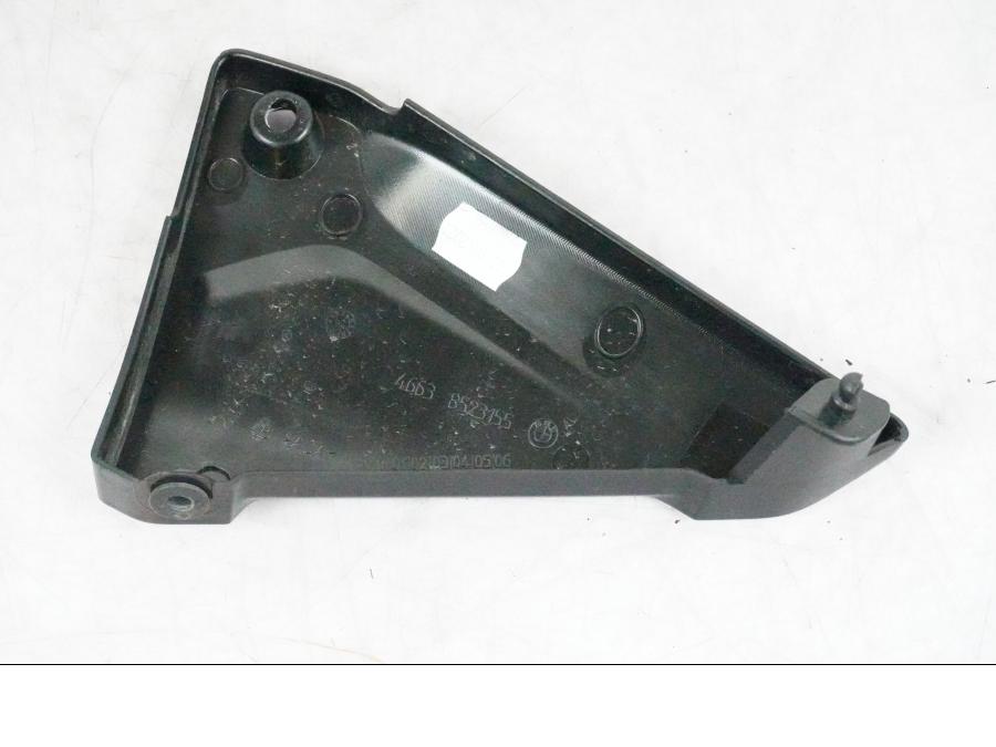 Höger sida pÄ Sidopanel frÄn en BMW R 1250 GSA -2021 motorcykel.