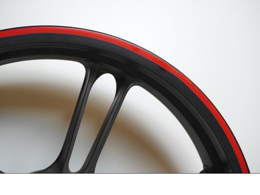 Extrabild6 på Fälg från en Yamaha YZF-R 125 -2009 motorcykel.