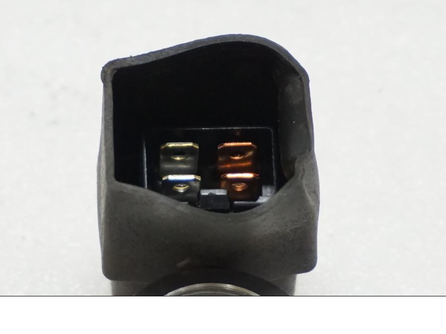 Baksidan på Relä från en Honda XL 1000 V -2008 motorcykel.