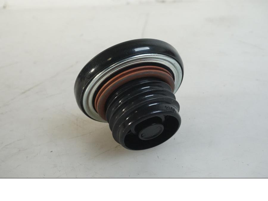 Baksidan på Bensintanklucka från en Indian Chieftain Dark Horse -2019 motorcykel.