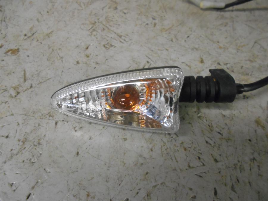 Framsidan på Blinkers från en Triumph Tiger 800 -2016 motorcykel.