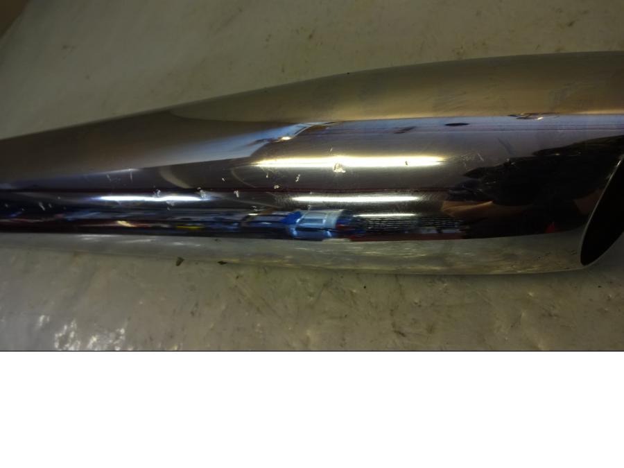 Vänster sida på Ljuddämpare från en Indian Indian Chief Vintage -2017 motorcykel.