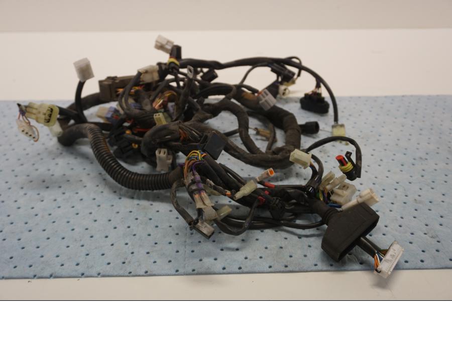 Framsidan på Kabelstam från en KTM 690 SMCR -2015 motorcykel.