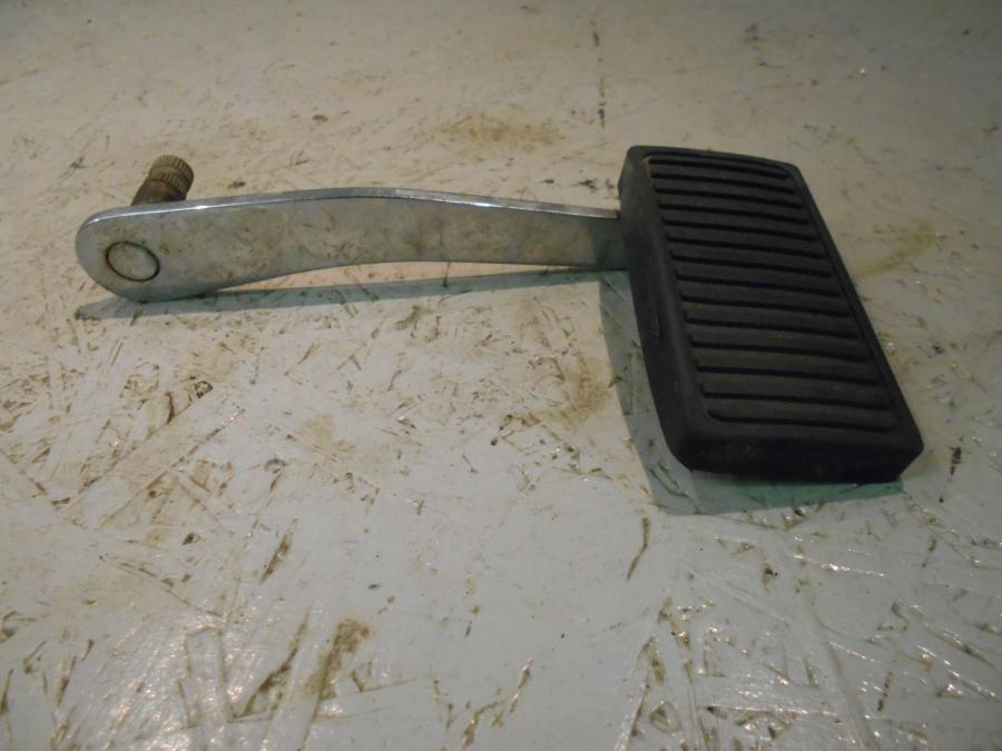 Baksidan på Bromspedal från en Kawasaki VN 1500 -1996 motorcykel.