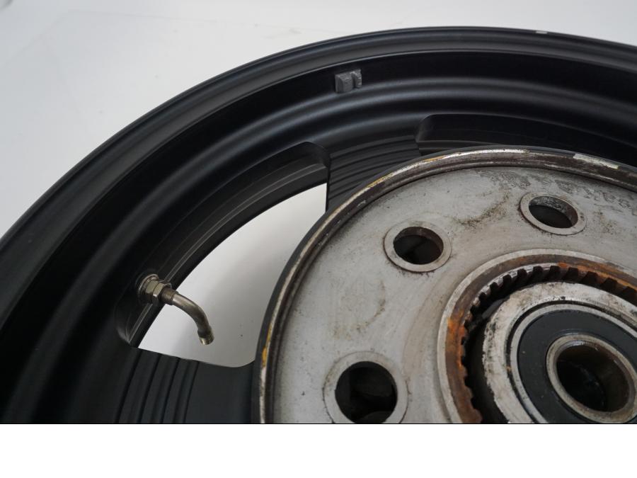 Extrabild2 på Fälg från en Kawasaki VN 1500 -1996 motorcykel.