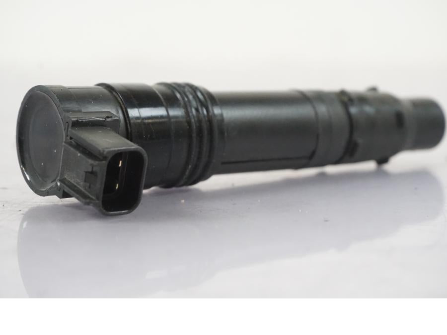 Vänster sida på Tändspole från en Kawasaki ZZ-R 1400 -2009 motorcykel.