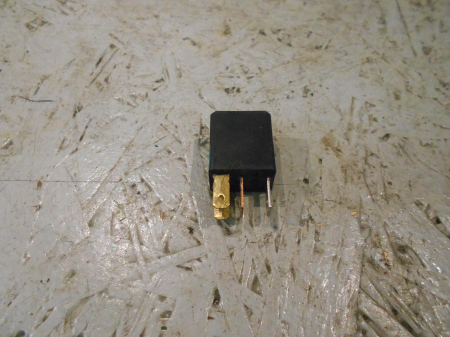 Framsidan på Relä från en Ducati 848 -2013 motorcykel.