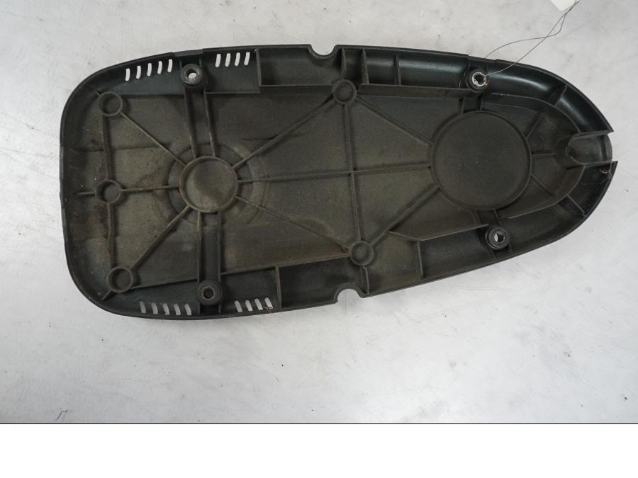 Höger sida på Generatorkåpa från en BMW R 850 R -2004 motorcykel.