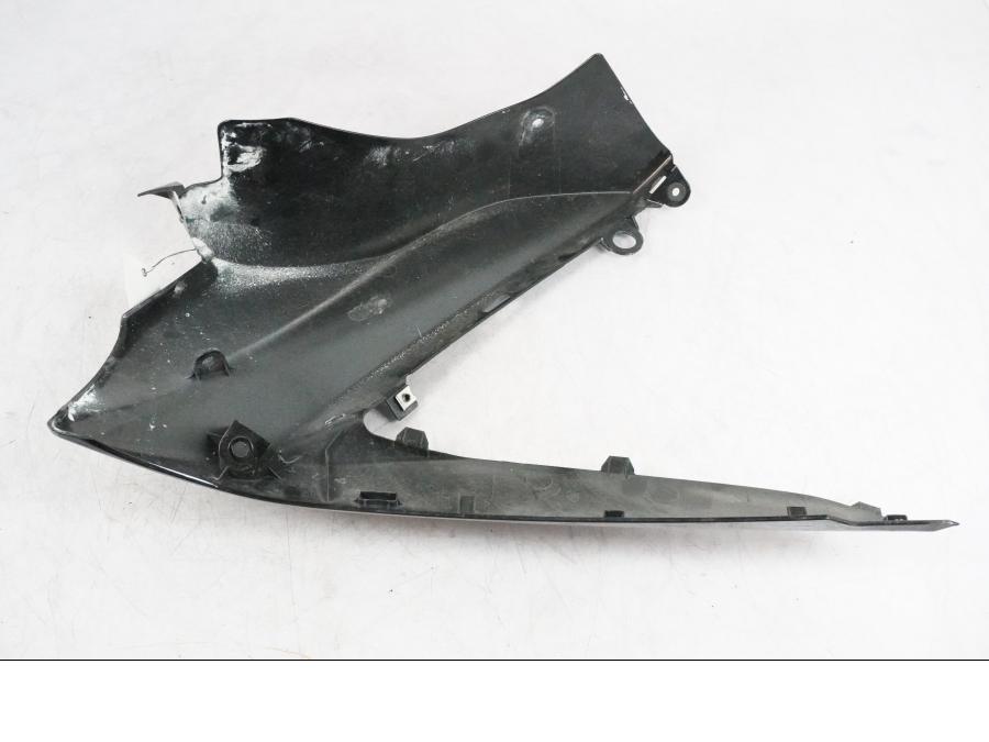 Vänster sida på Toppkåpa från en Suzuki GSX-R 1000 -2008 motorcykel.