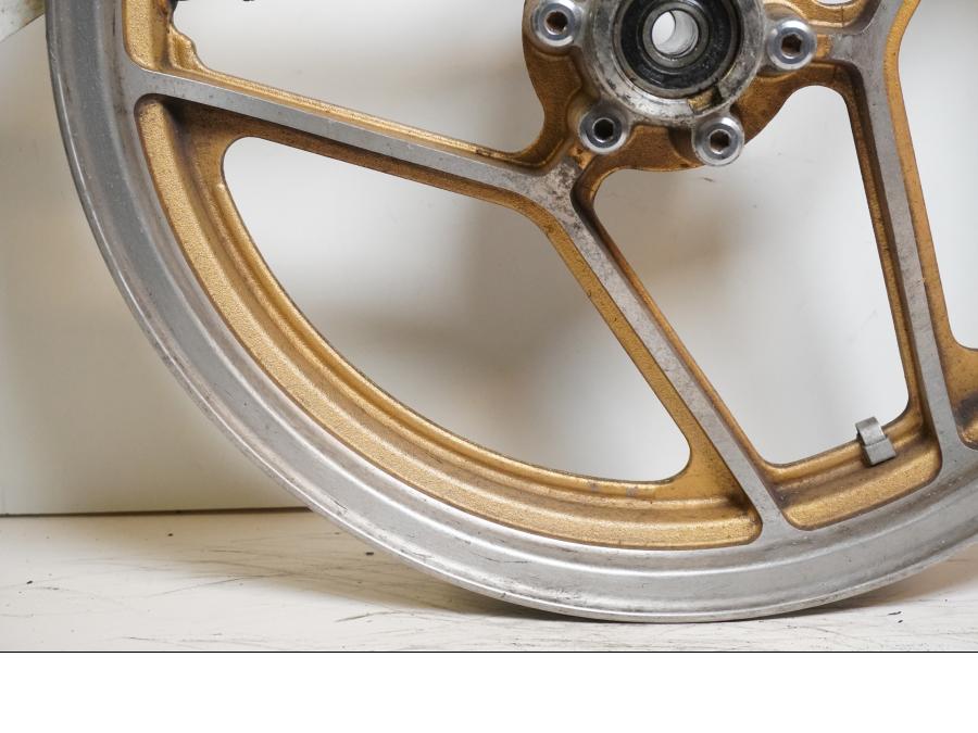 Extrabild5 på Fälg från en Suzuki GSX 1100 EF -1984 motorcykel.