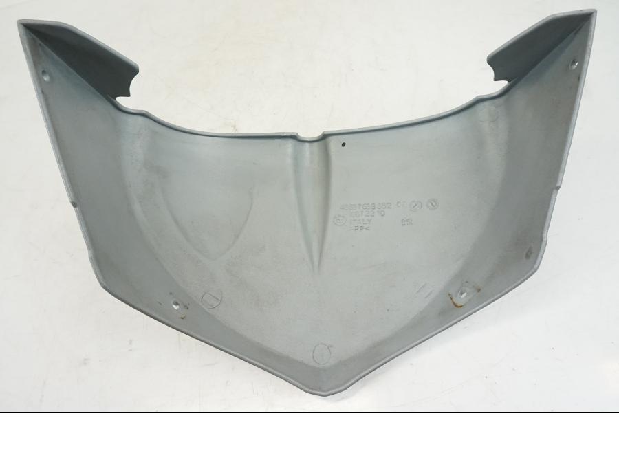 Snett uppifrån på Toppkåpa från en BMW F 650 CS -2003 motorcykel.