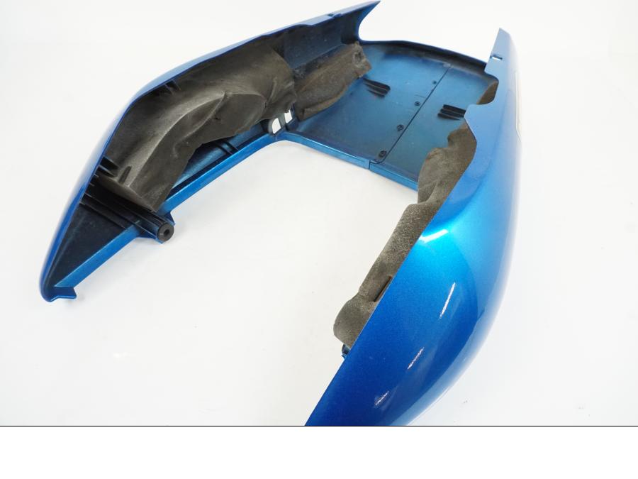 Snett uppifrån på Bakvinge från en Yamaha XJR 1300 -2007 motorcykel.