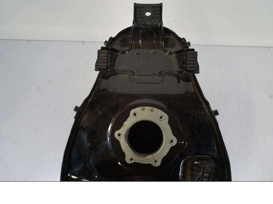 Extrabild3 på Bensintank från en KTM 125 Duke -2017 motorcykel.