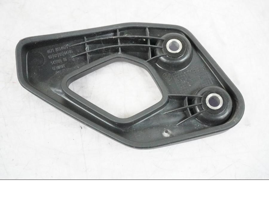 Höger sida pÄ HÀlskydd frÄn en BMW R 1250 GSA -2021 motorcykel.