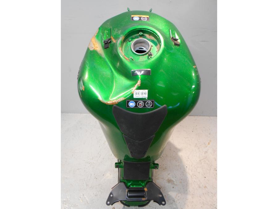 Höger sida på Bensintank från en Kawasaki Ninja H2 -2018 motorcykel.