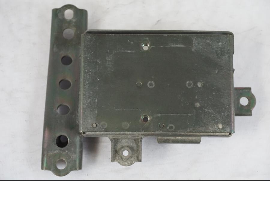 Vänster sida på Likriktarskydd från en Suzuki VL 800 -2002 motorcykel.