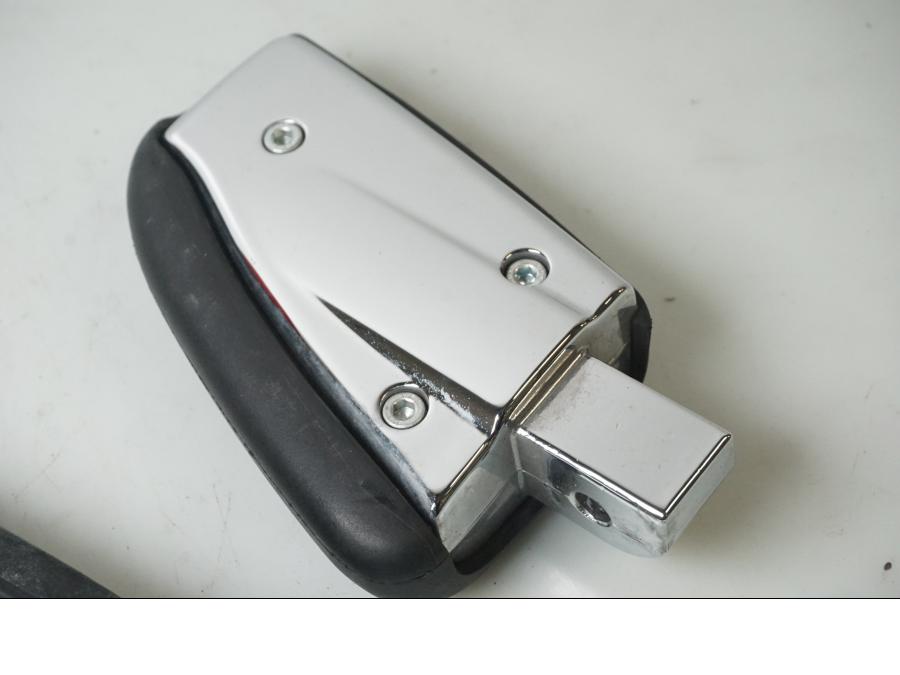 Snett uppifrån på Fotpinne från en BMW K 1200 LT -2000 motorcykel.