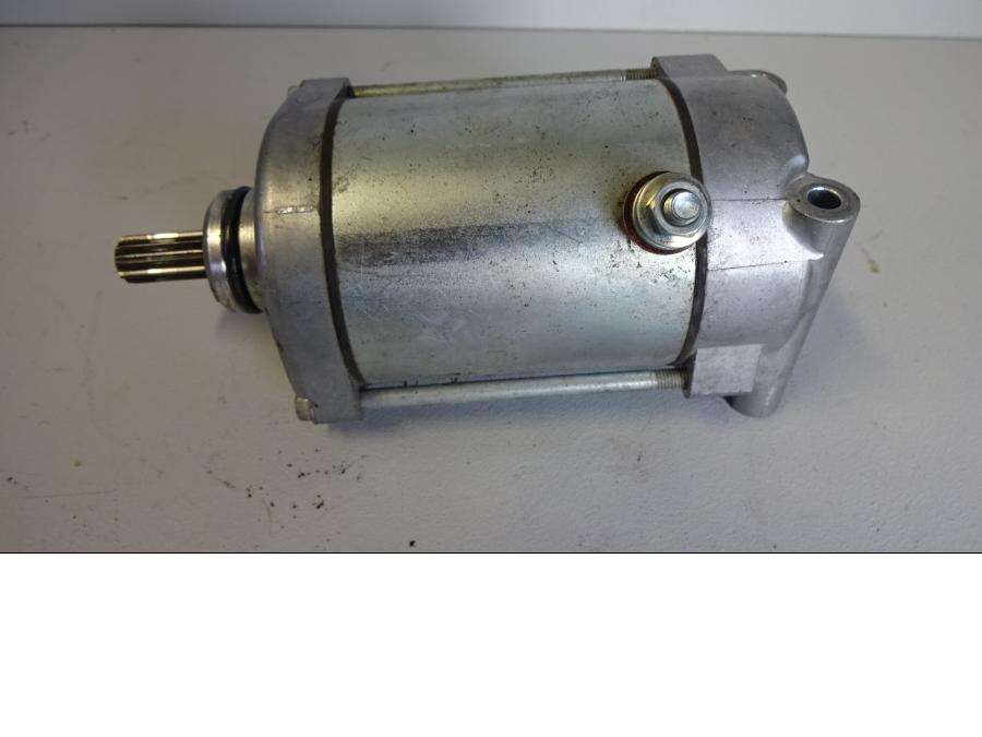 Framsidan på Startmotor från en Yamaha FZ1-SA -2008 motorcykel.