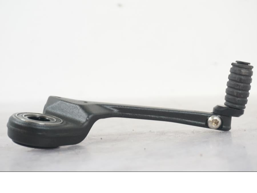 Extrabild3 på Växelpedal från en KTM 1290 Super Duke R -2022 motorcykel.