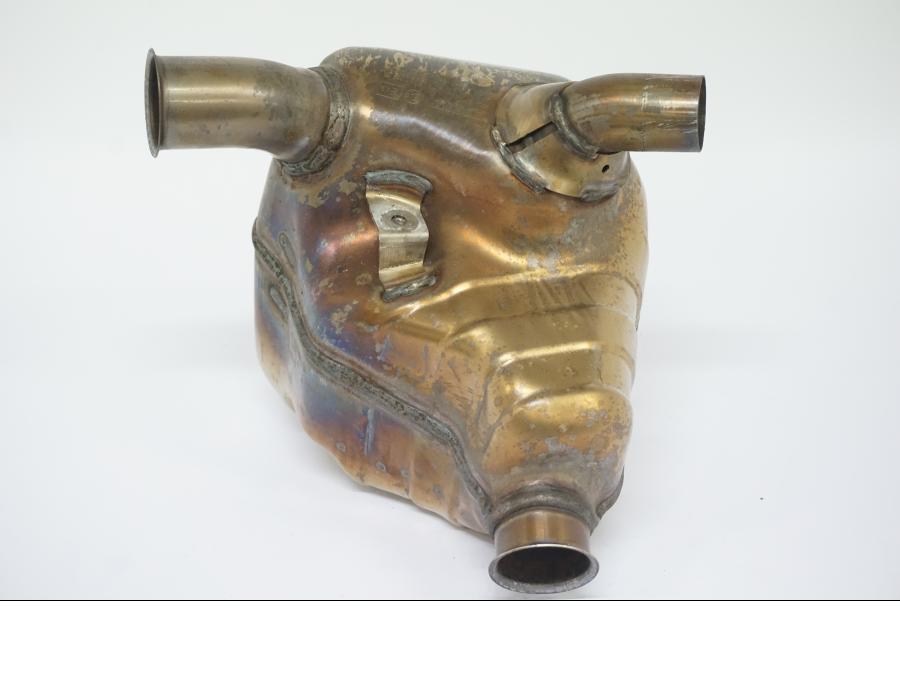 Extrabild1 på Mellanburk från en Ducati Desert X -2022 motorcykel.