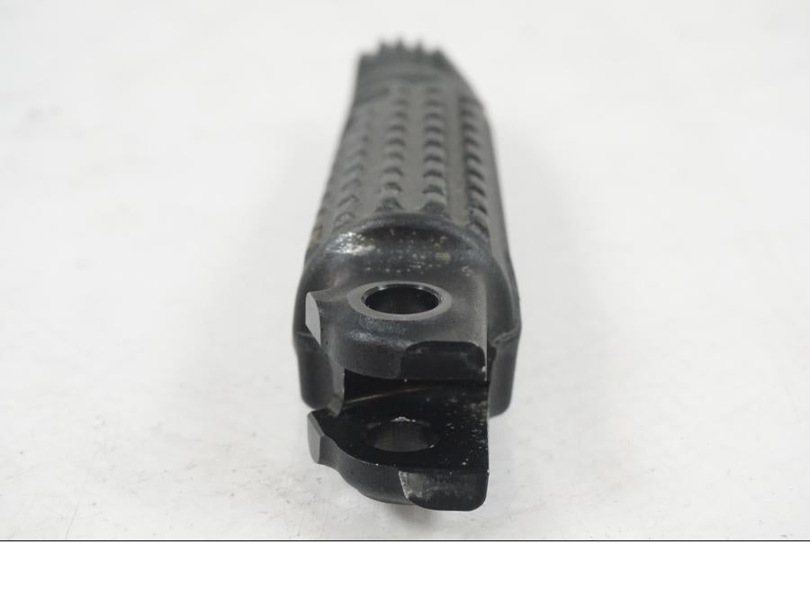 Extrabild2 på Fotpinne från en KTM 1290 Super Duke R EVO -2023 motorcykel.