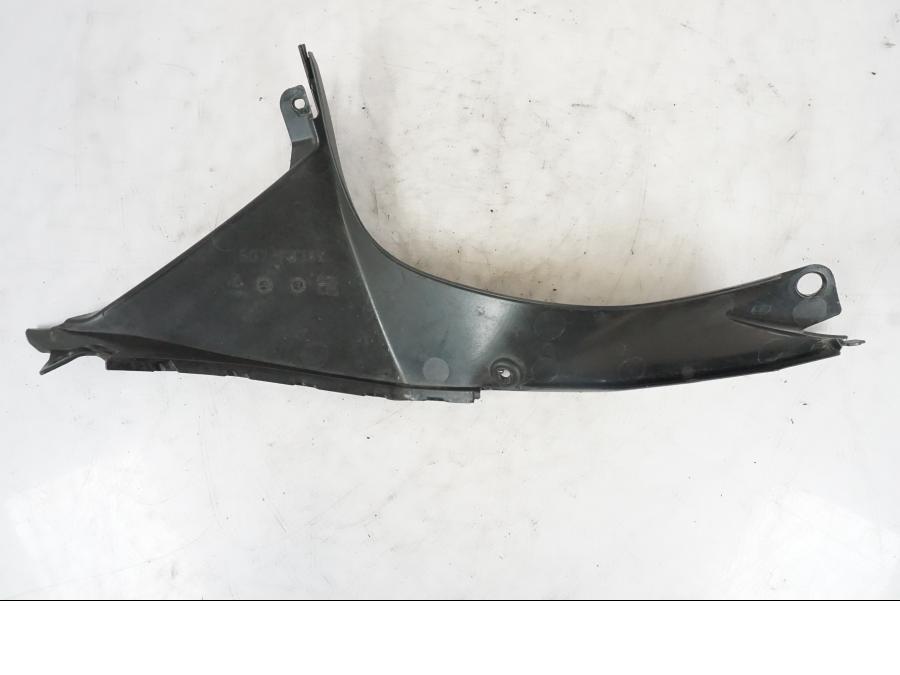 Vänster sida på Instrumentkåpa från en Yamaha YZF-R 125 -2008 motorcykel.