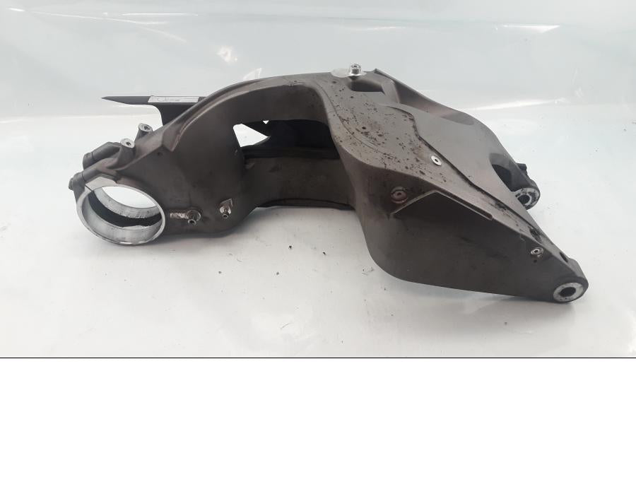 Höger sida på Sving från en Ducati Multistrada 1260 -2019 motorcykel.