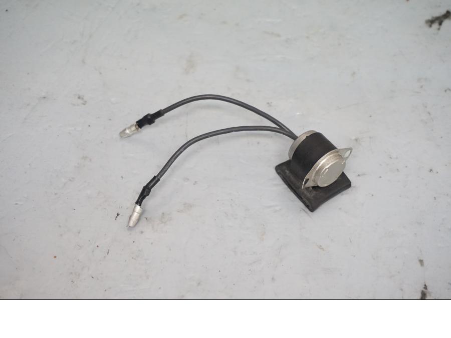 Framsidan på Relä från en Yamaha XV 535 -2001 motorcykel.