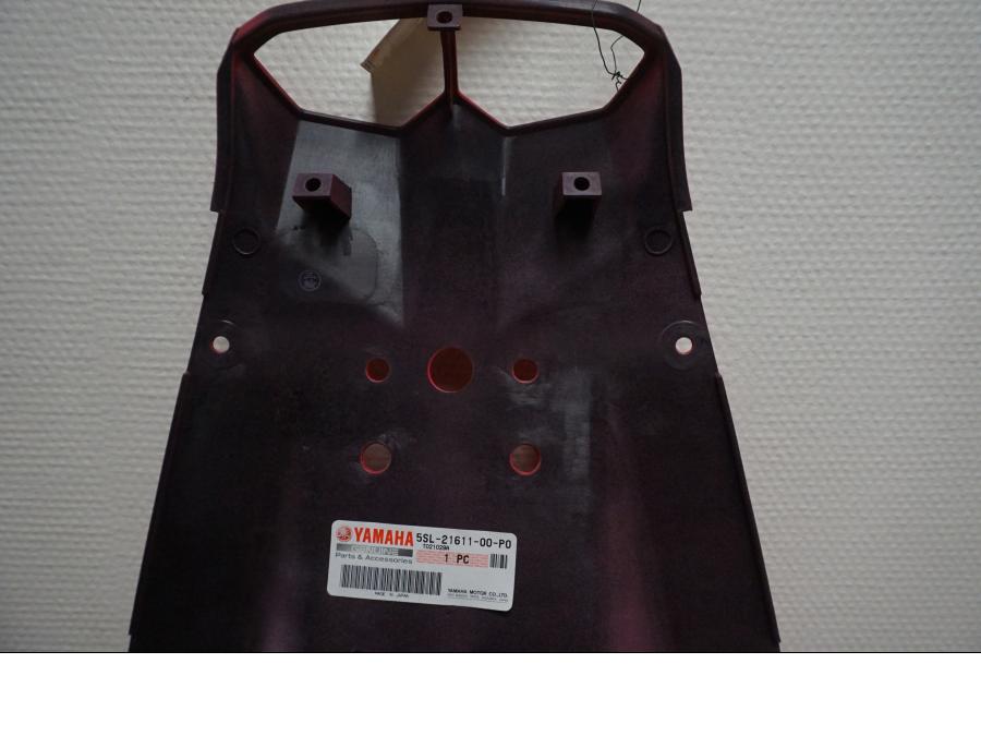 Vänster sida på Bakvinge från en Yamaha YZF R6 -2003 motorcykel.